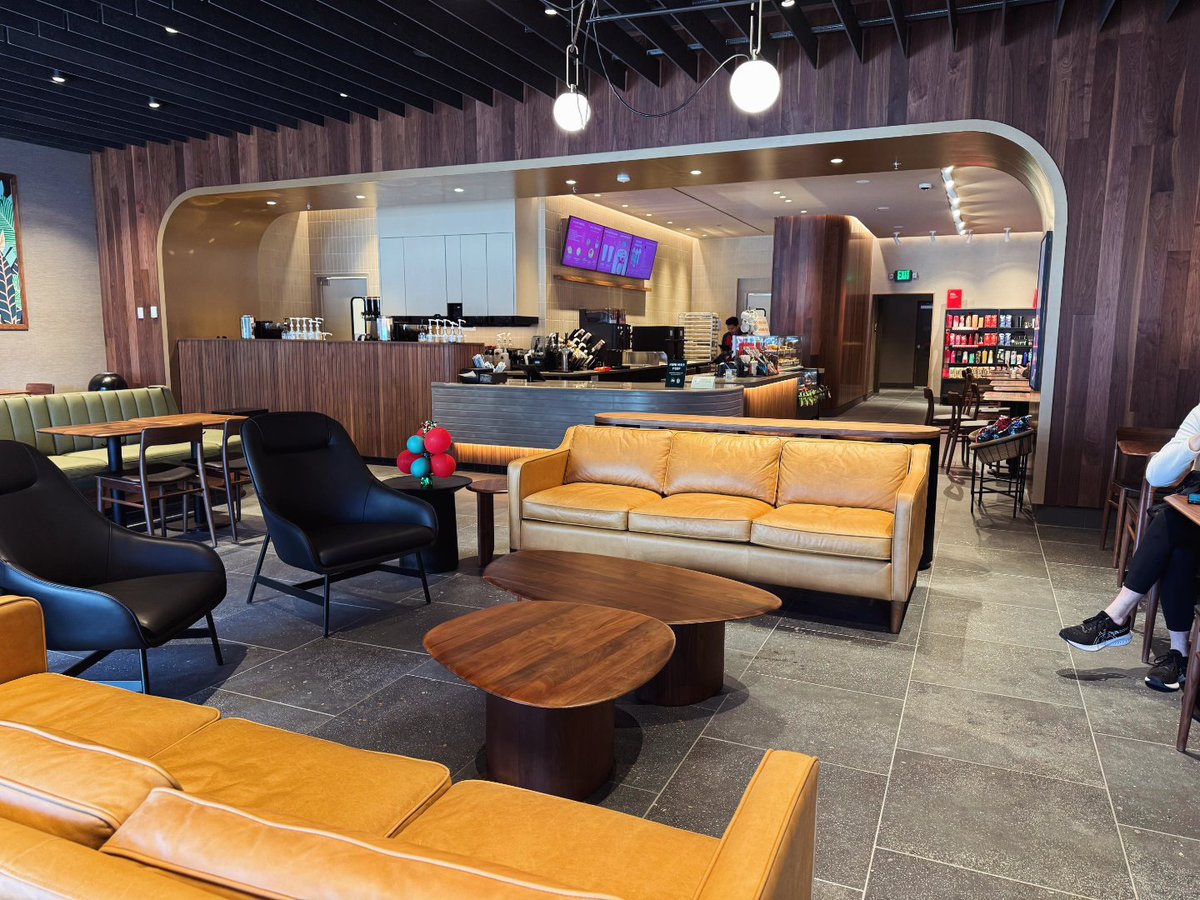 CrestviewCo's tweet photo. Starbucks' newest location is ✨ now open ✨ at Preston Alexis Village in North Dallas. Stop by today for your favorite holiday drink! 💚 ☕

#GrandOpening #Starbucks #Coffee #PrestonAlexisVillage #PrestonRd #AlexisRd #Addison #FarNorthDallas #DFW #DFWRetail #CrestviewRE https://t.co/evDKDqoAv6