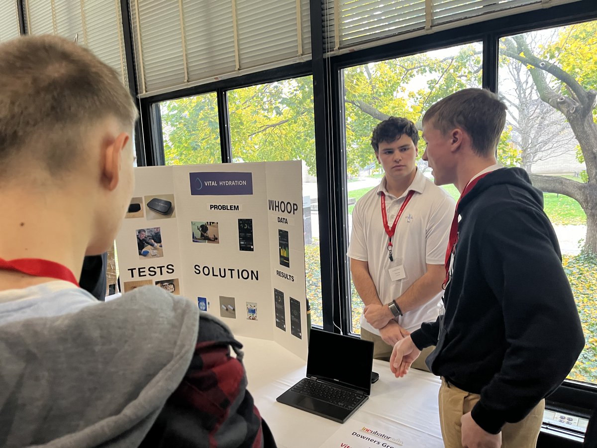 dgncte's tweet photo. ✨Student Spotlight✨Check out our Accelerator students Sean Cabaj &amp; Colin Houlihan presenting their company Vita Hydration to INCubator students and judges at the Illinois Institute of Technology Innovation Day #WeAreDGN #D99Learns https://t.co/6nl3nX0PPw