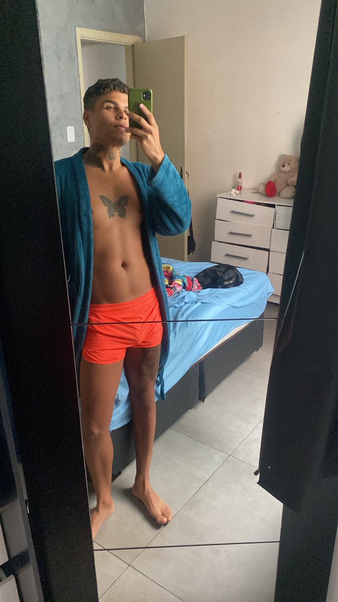 Augustoferry_'s tweet photo. Um pouco de frio um pouco de calor e o look final é esse https://t.co/hvvKTQHvkX