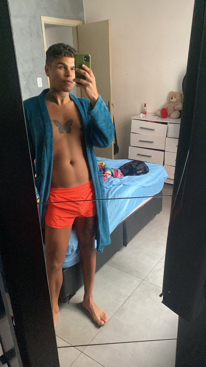 Augustoferry_'s tweet photo. Um pouco de frio um pouco de calor e o look final é esse https://t.co/hvvKTQHvkX