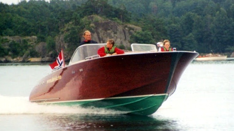 Built with WEST SYSTEM® Epoxy back in 1996 by Dolvik Boatbuilders. Show us your epoxy projects that have stood the test of time.

#westsystemepoxy #builttolast #classicwoodenboats