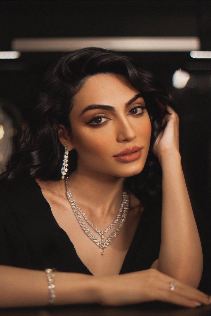 #خواطر  #رفيعه_الهاجسي #رفيعة_الهاجسي 
#اشعاروقصايد
#rafeealhajsi  #rafeea_Alhajsi #diamond  #jewelry