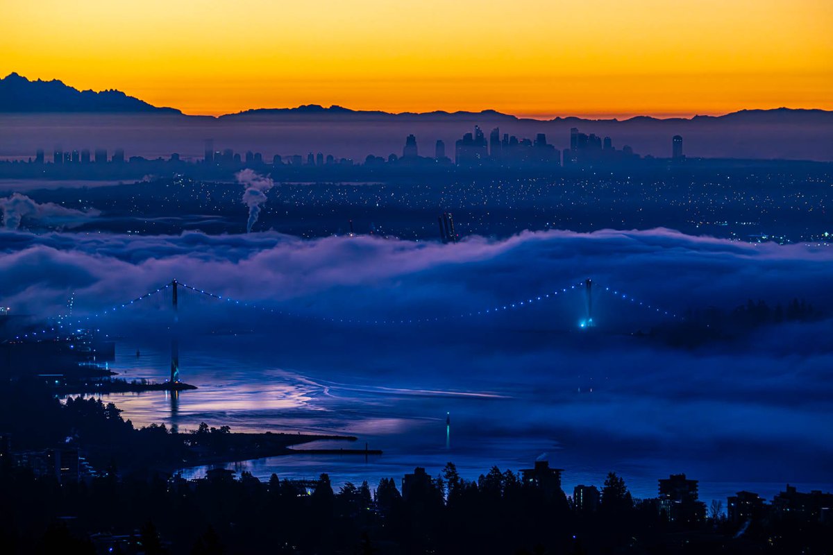 MarksGonePublic's tweet image. 🌅 Foggy sunrise vibes this morning. 💤 That 5 AM alarm is catching up with me—time for a quick nap! 😴 #SunrisePhotography #EarlyBird