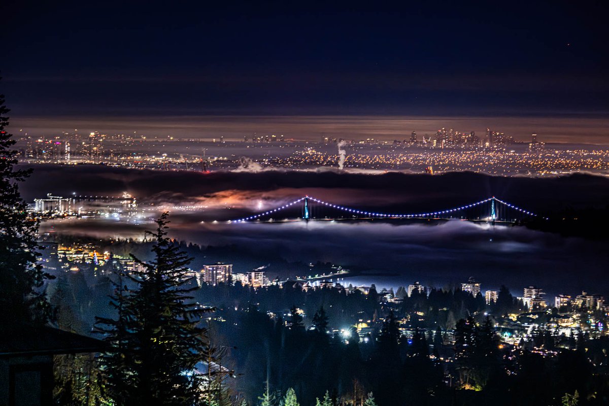 MarksGonePublic's tweet image. 🌅 Foggy sunrise vibes this morning. 💤 That 5 AM alarm is catching up with me—time for a quick nap! 😴 #SunrisePhotography #EarlyBird