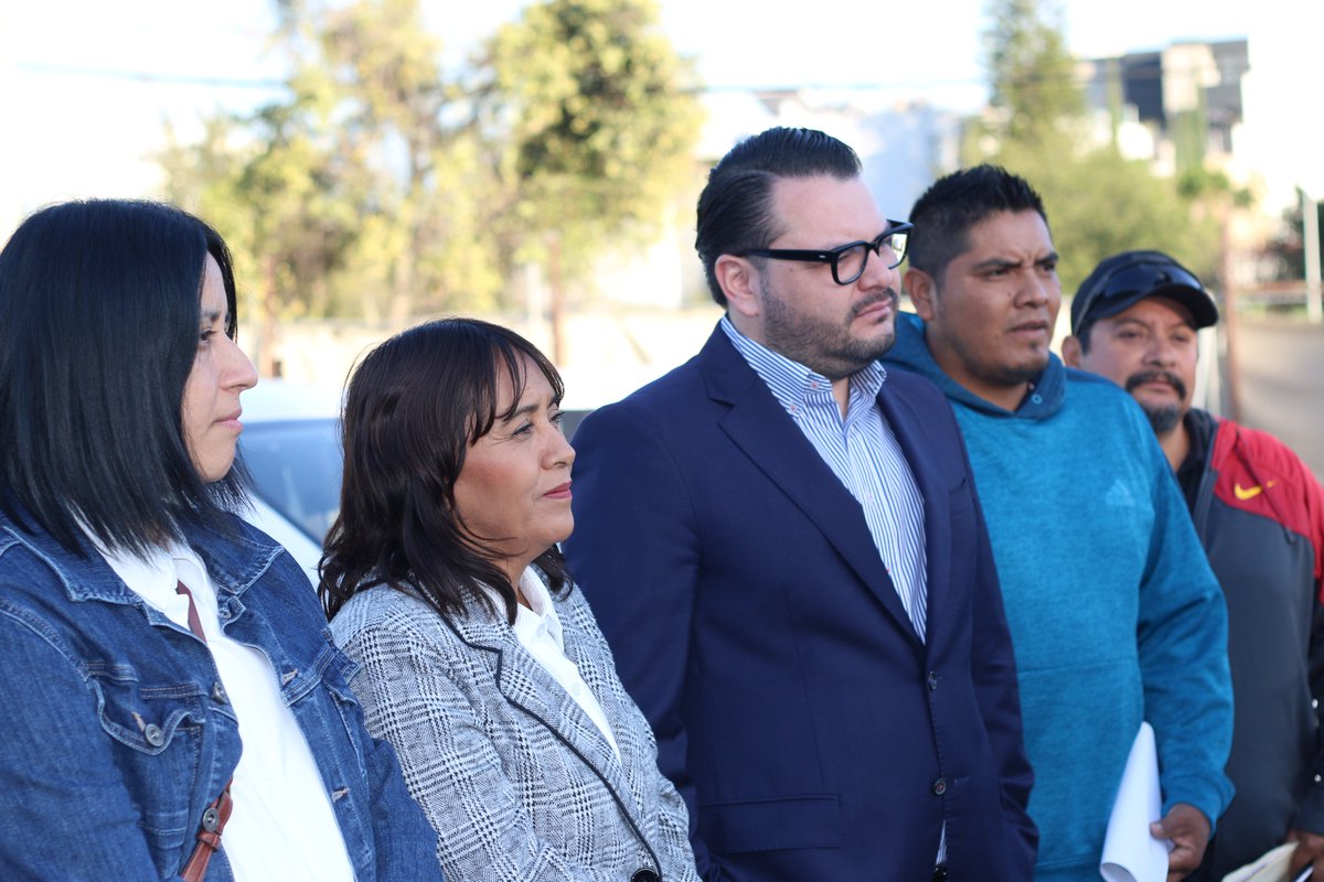 SafeFederacion's tweet photo. Gracias a la unión y el trabajo de Sindicatos Autónomos Federados aunado a la voluntad del Gobernador del estado de Jalisco, @EnriqueAlfaroR , se hizo posible la entrega de 4 automóviles ultimo modelo . 🙌 ¡Muchas felicidades a las ganadoras y ganadores! https://t.co/JyvEbWsckT