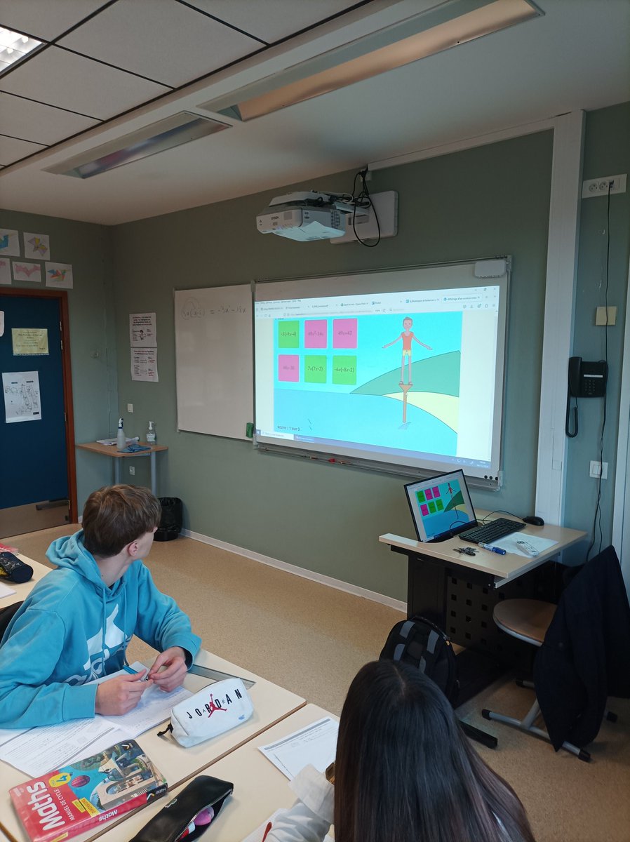 On révise en 3e le développement avant d'attaquer la factorisation... avec calcul@tice.