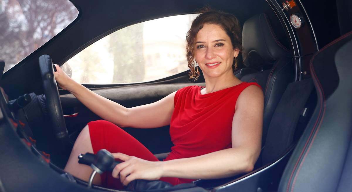 1/8 ¿Sabías que el gobierno de Ayuso es el que menos dinero dedica a la universidad pública por estudiante y donde los alumnos tienen que pagar la matrícula más alta de toda España?

¿No? Pues ya lo sabes.

Hilo / 🧵