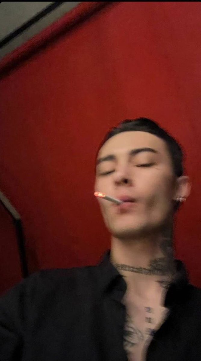 Foto de péssima qualidade, e ainda continuo lindo.