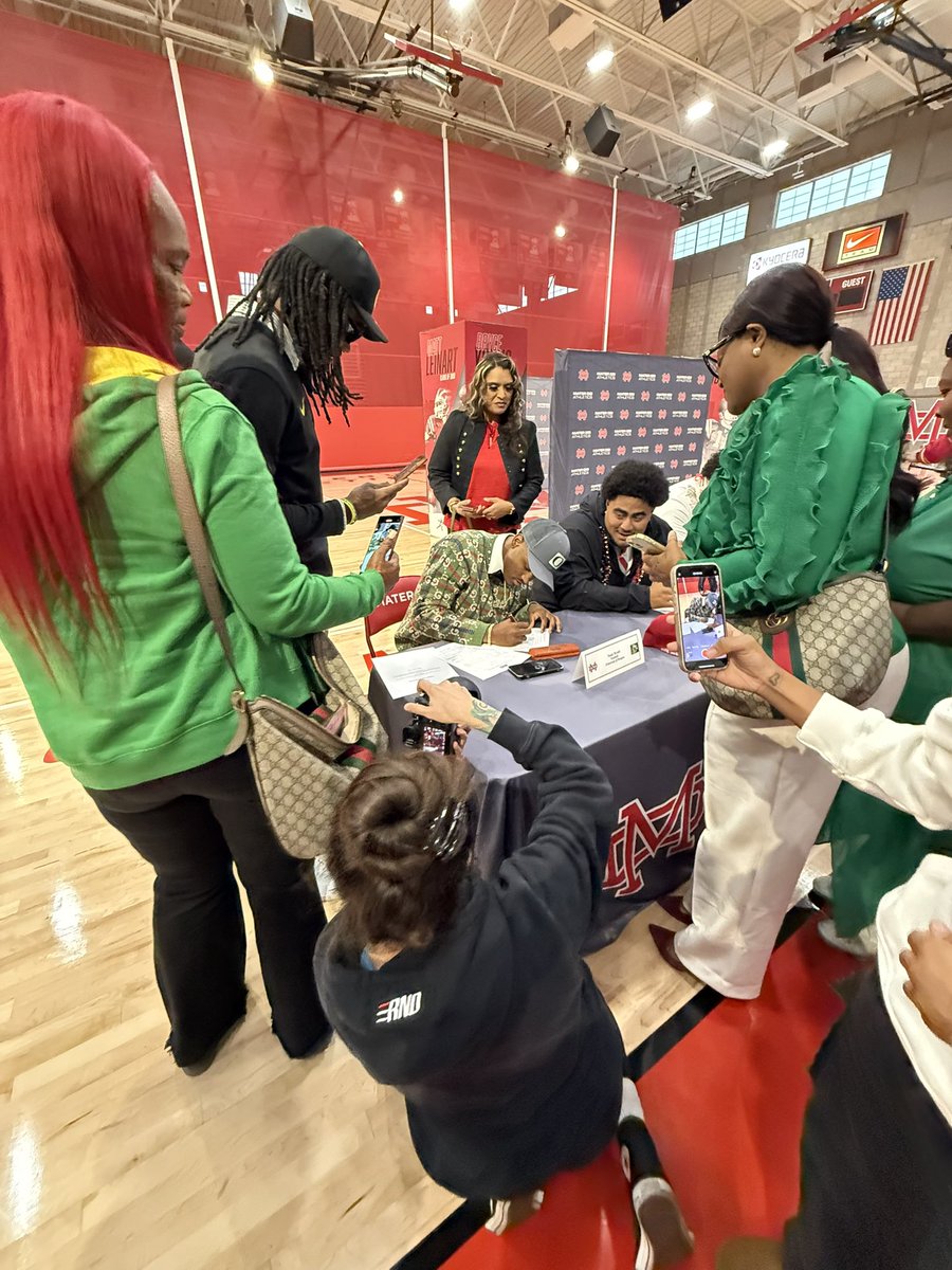 officially official! ✍🏿