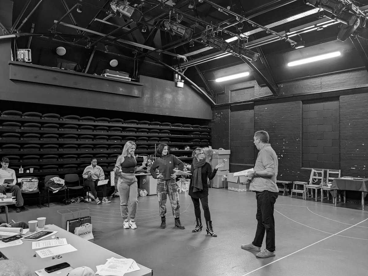 Thehexagon's tweet image. Rehearsal Images #2
⏰The Clock is Ticking!
Only a couple of sleeps until Cinderella opens🥰
whatsonreading.com/cinders

#rdgpanto #justinfletcher #paulmorse #Cinderella 
@RDGWhatsOn @EventsInReading @CheeselogsRdg