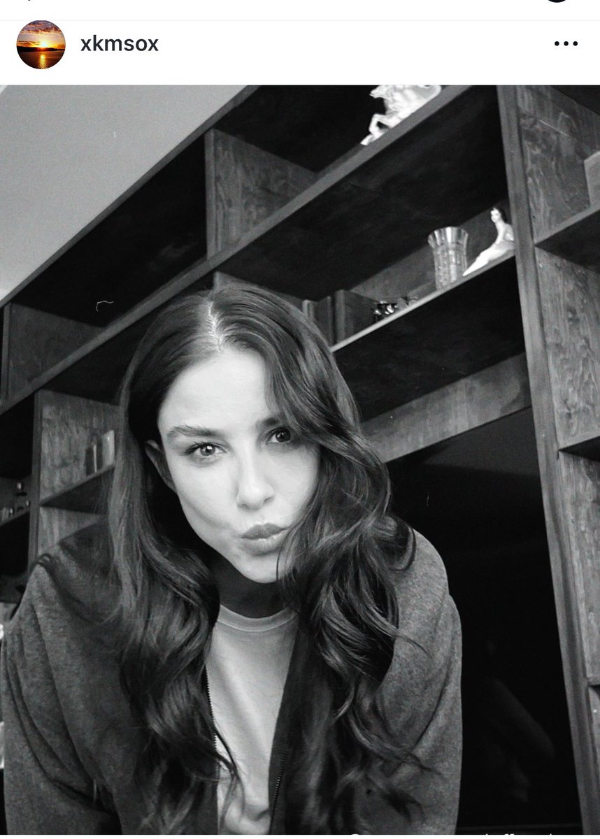From IG 
Our beautiful flower 🖤🌼🖤

Destur girls for ÖzgeGürel 

#ÖzgeGürel