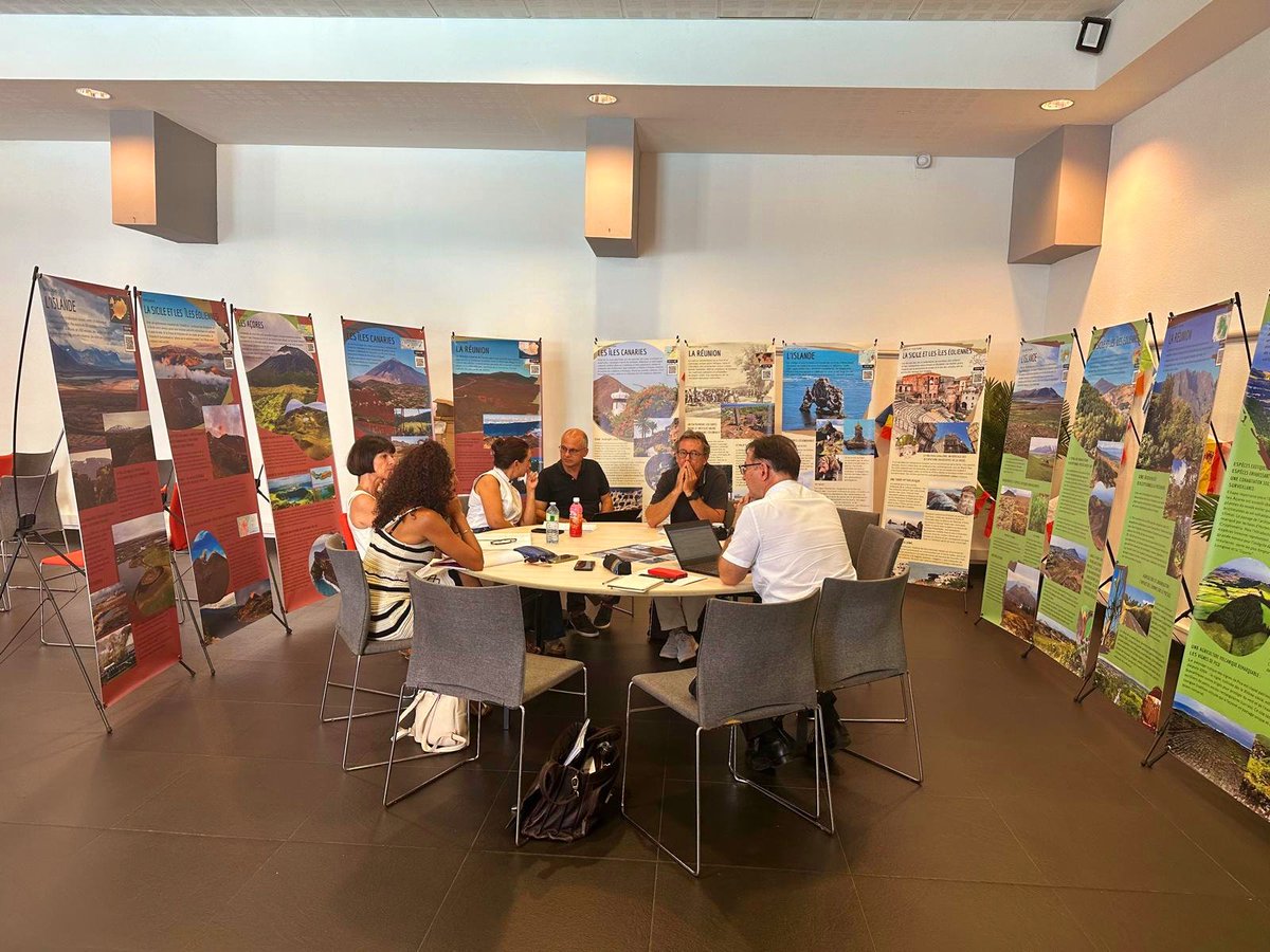Encore un florilège de projets exceptionnels pour ce Séminaire académique Eramus+! 🇪🇺 Mille mercis à vous, pilotes, réferents, porteurs de projets et apprenants! Vous faites vivre l'Europe dans La Réunion et faites rayonner l'académie en Europe! ☀️