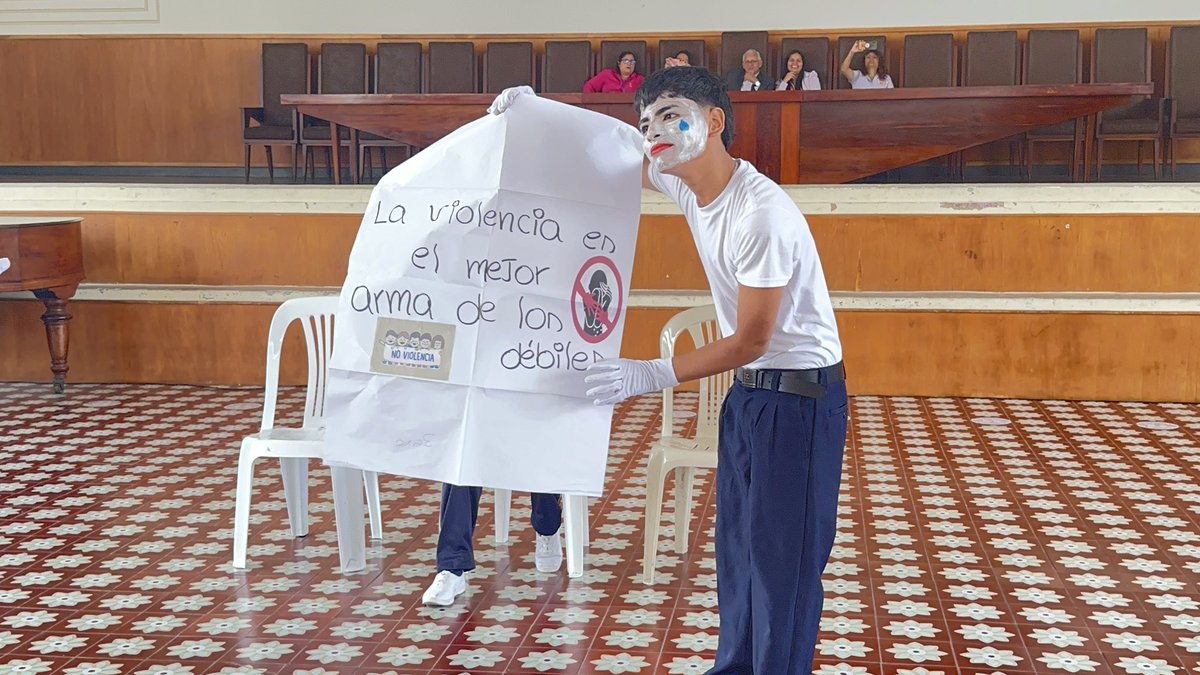 Valeria05670209's tweet image. 16 días de activismo. Prevención de la violencia de género #25N. Actividades que promueven concientizacion de la no violencia de género. Vicente Rocafuerte presente. #DECE #Vicenterocafuerte @DanielaFCB @Educacion_Ec