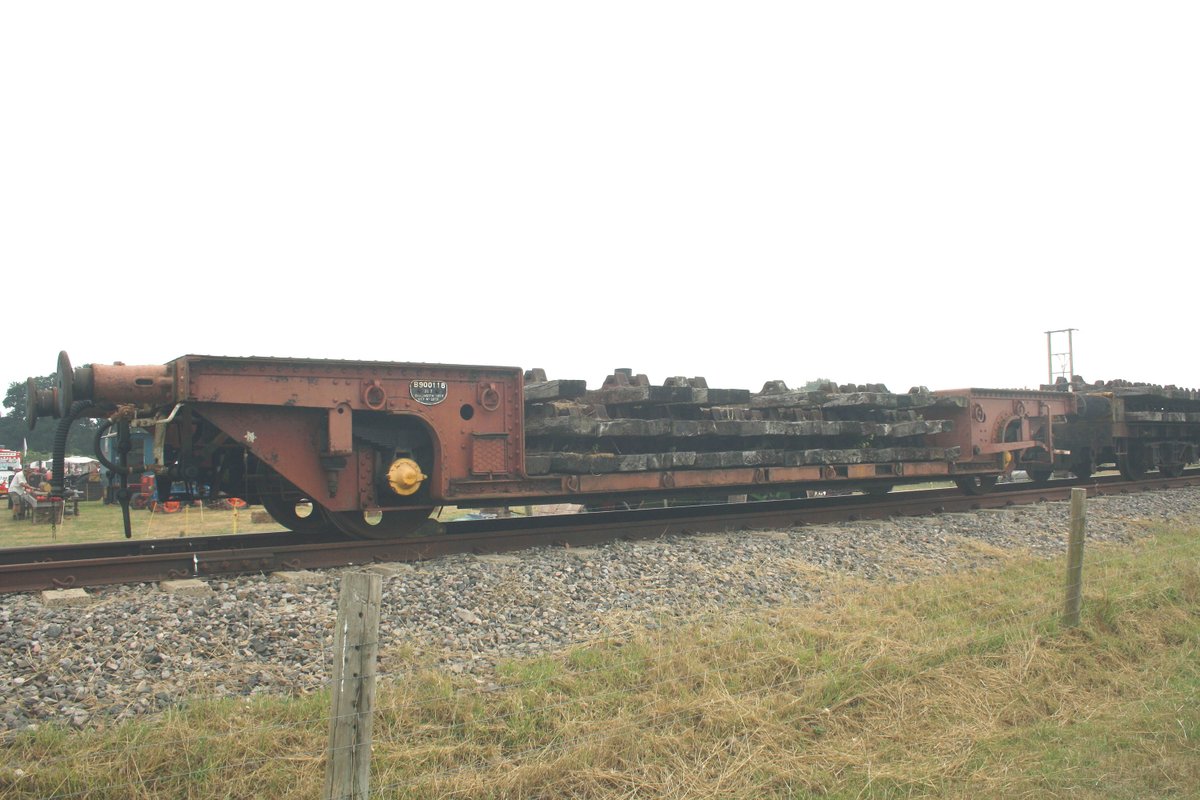 Norton Fitzwarren, Somerset. B 900118 (RIV 21.70.9904.012-3). 21t 4w Trolley Flat 'Flatrol EAC'. Shildon, lot 3252, 1949. Ex. Gloucester &amp; Warwickshire Railway. Photo: 03.08.2024. #NortonFitzwarren #Somerset #railway <a href="/SalopianLyne/">Richard Bywater</a>