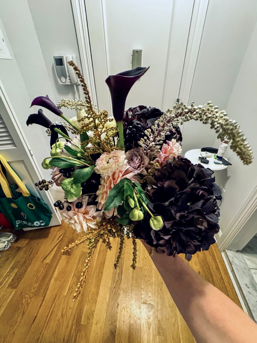 Crispybug_eth's tweet image. Hi 👋 I&apos;m Lucas, glad to see you on my page. 

A little about me: I love my dog, I love cooking, photography and biking 🚴‍♂️. 
In fact, I could have many hobbies if it weren&apos;t for my busyness at work ha ha ha ha ha

Check out my work at NFT here: opensea.io/crispybug