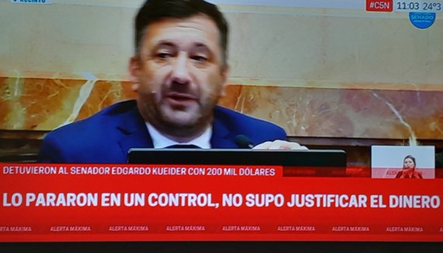 GeneralaEvita's tweet photo. @CFKArgentina Cristina hay que repasar la elección de candidatos en todas las provincias
no s posible que tipos como este ayuden a arruinarnos la vida a todos los argentinos https://t.co/40ZQUjiN27