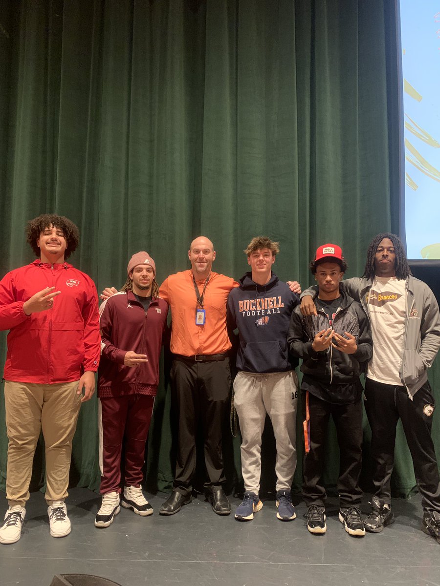 Jordan Adams (@jordan_adams4) on Twitter photo Another batch of Broncos are off to greener pastures! 👀🐎🏈
You’ll meet the guys tonight on <a href="/FOX56News/">FOX 56 News (WDKY)</a>.
<a href="/FDouglassFB/">Douglass Football</a> <a href="/coachnatemcpeek/">Nathan Mcpeek</a> Another batch of Broncos are off to greener pastures! 👀🐎🏈
You’ll meet the guys tonight on <a href="/FOX56News/">FOX 56 News (WDKY)</a>.
<a href="/FDouglassFB/">Douglass Football</a> <a href="/coachnatemcpeek/">Nathan Mcpeek</a>