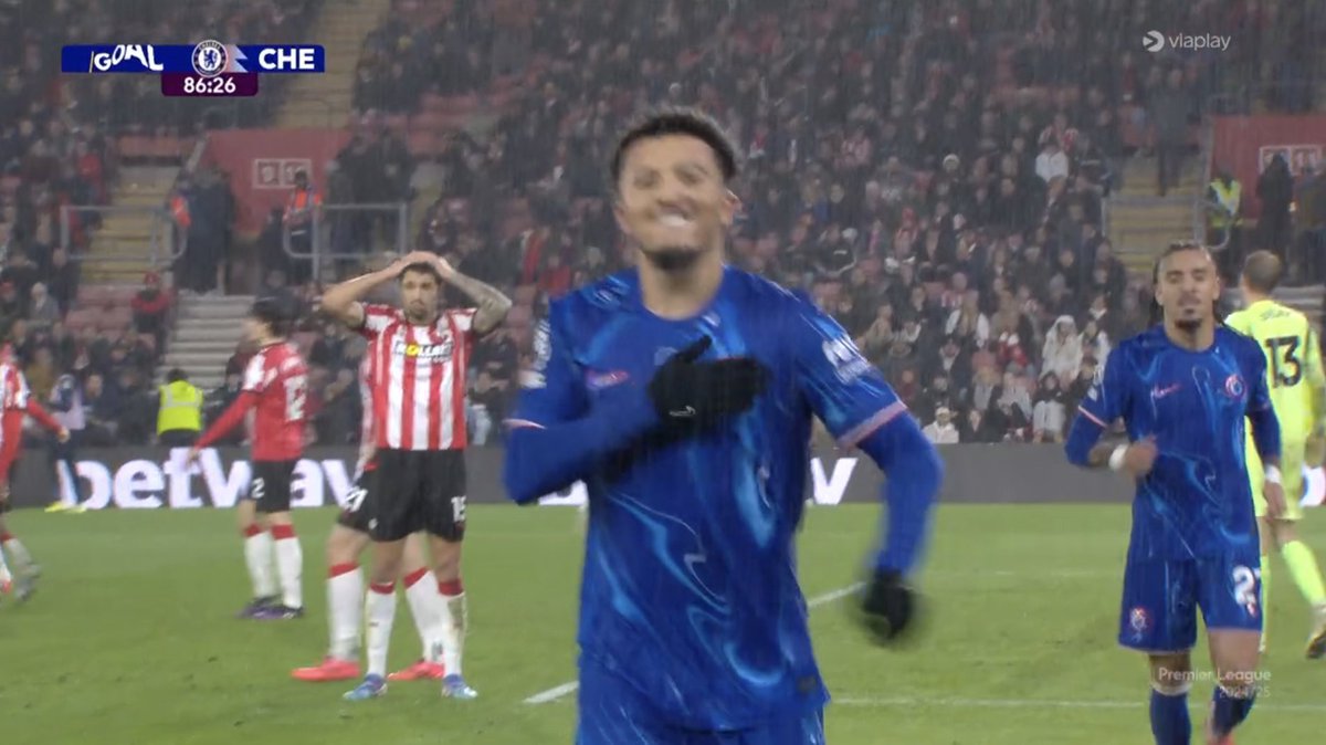 only Jadon Sancho fan are allowed to like this tweet.