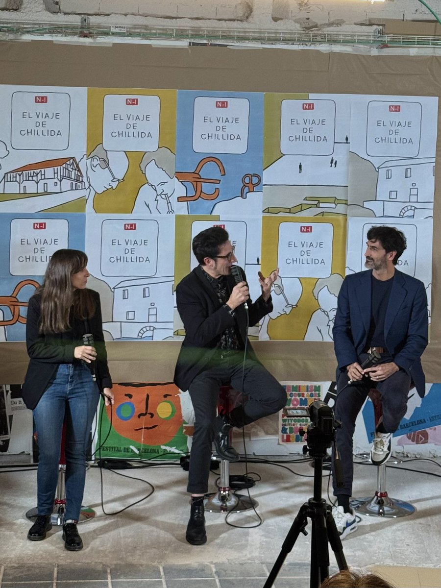 Luis Miguel Pedrero (@luismipedrero) on Twitter photo Presentación en la sede de #CarneCrudaRadio de “N-I. El viaje de Chillida”, un revelador #roadpodcast con guion de <a href="/ASepulveda_/">Ángela Sepúlveda</a> y <a href="/ahelaruiz/">Ángela Ruiz</a>, y diseño sonoro de <a href="/Rozando_RVK/">Eloy de la Haza Casquet</a>, para entender la obres del escultor vasco en el año de su centenario
🔗 eldiario.es/carnecruda/pro… Presentación en la sede de #CarneCrudaRadio de “N-I. El viaje de Chillida”, un revelador #roadpodcast con guion de <a href="/ASepulveda_/">Ángela Sepúlveda</a> y <a href="/ahelaruiz/">Ángela Ruiz</a>, y diseño sonoro de <a href="/Rozando_RVK/">Eloy de la Haza Casquet</a>, para entender la obres del escultor vasco en el año de su centenario
🔗 eldiario.es/carnecruda/pro…