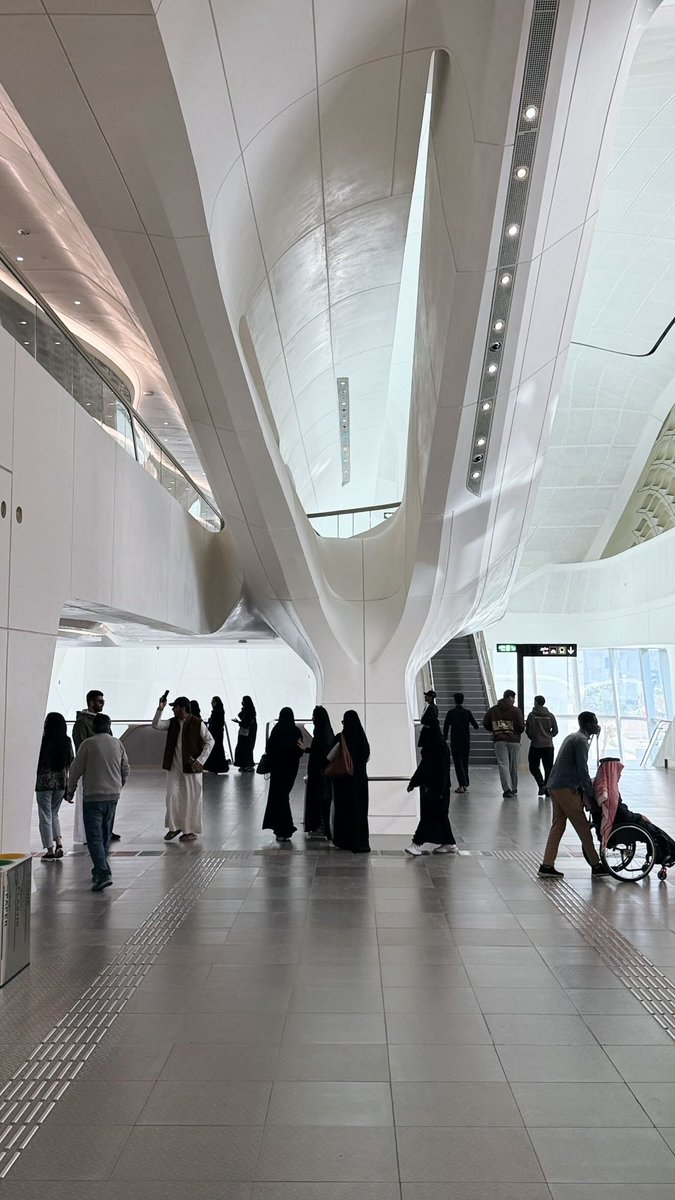 مترو الرياض #كافد_مركز_الملك_عبدالله 

.