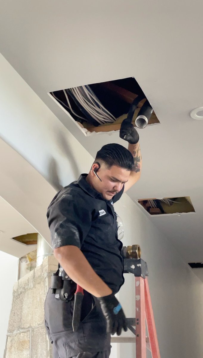 RobinsPlumbing's tweet photo. Gas leaks are serious! DO NOT ignore them! Call A Robins. We will give prompt and professional repairs and we’ll keep you and your home safe.
#plumbers #plumbing #phoenixplumbers #glendaleplumbing #emergencyplumbers #24hrplumbers https://t.co/ngVpexRXTO