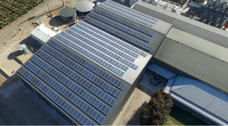 Tarifas y el shock en el consumo de electricidad

La caída en el consumo de electricidad ha sido considerable y es equivalente al tamaño de la central Colbún, una de las más grandes del país.

brevesdeenergia.com/blog/posts/tar…