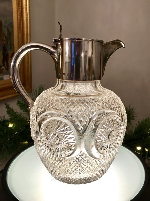 AlmanacAntiques's tweet image. #Claretjugs, long ceasing to be used for their original purpose, continue to be used as presentational #trophies, especially at #sportingevents.  Learn more at
facebook.com/antiquesandmor…