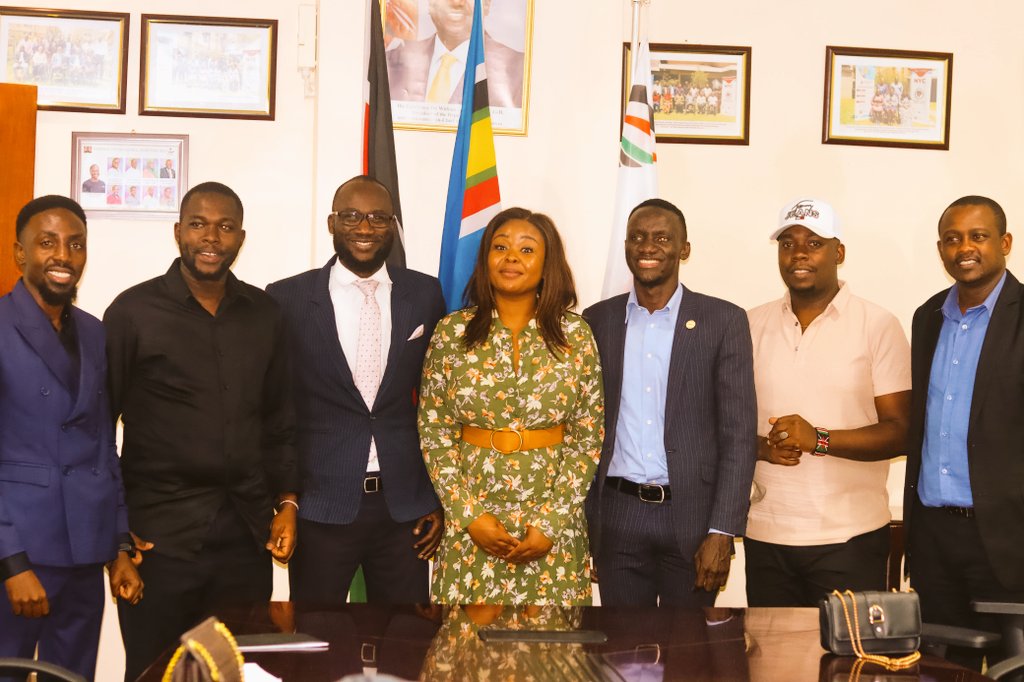 IPYF_KE's tweet photo. Today, members of the IPYF had a meeting with Acting CEO of The National Youth Council(NYC), Ms Gloria Wawira. We discussed youth pertinent issues including the upcoming NYC elections &amp; how best we can work on converging interests.
#Togetherwecan https://t.co/mLFVH0vfRc