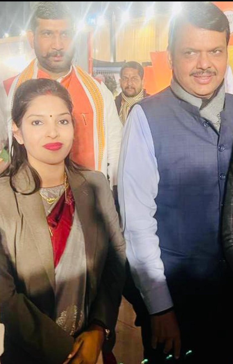 SherawaliShukla's tweet photo. महाराष्ट्र में भाजपा द्वारा आदरणीय बड़े भाई श्री देवेंद्र फडणवीस जी को मुख्यमंत्री के पद के लिए विधायक दल का नेता चुने जाने पर हार्दिक बधाई एवं शुभकामनाएँ ।
@narendramodi @Dev_Fadnavis @CMOMaharashtra @myogiadityanath @geetashakyaUP @BJP4UP https://t.co/OoQz2xh6H5