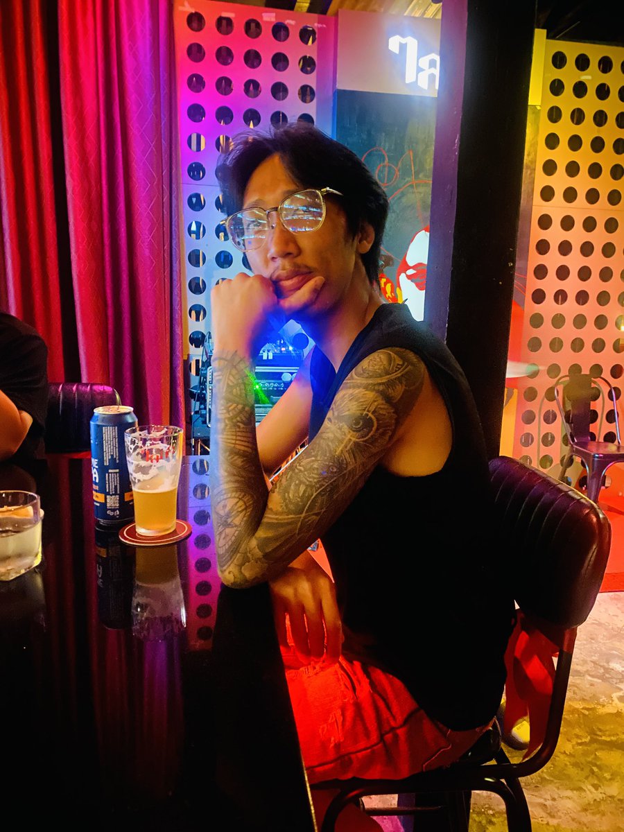 MRkaruei's tweet photo. ก็คนมัน เหงี้ายน  !! นี่หน่า 😅😅 #fwbโคราช  #หนุ่มโคราข  #ผู้ชายใส่แว่น https://t.co/rgcxebKnpo