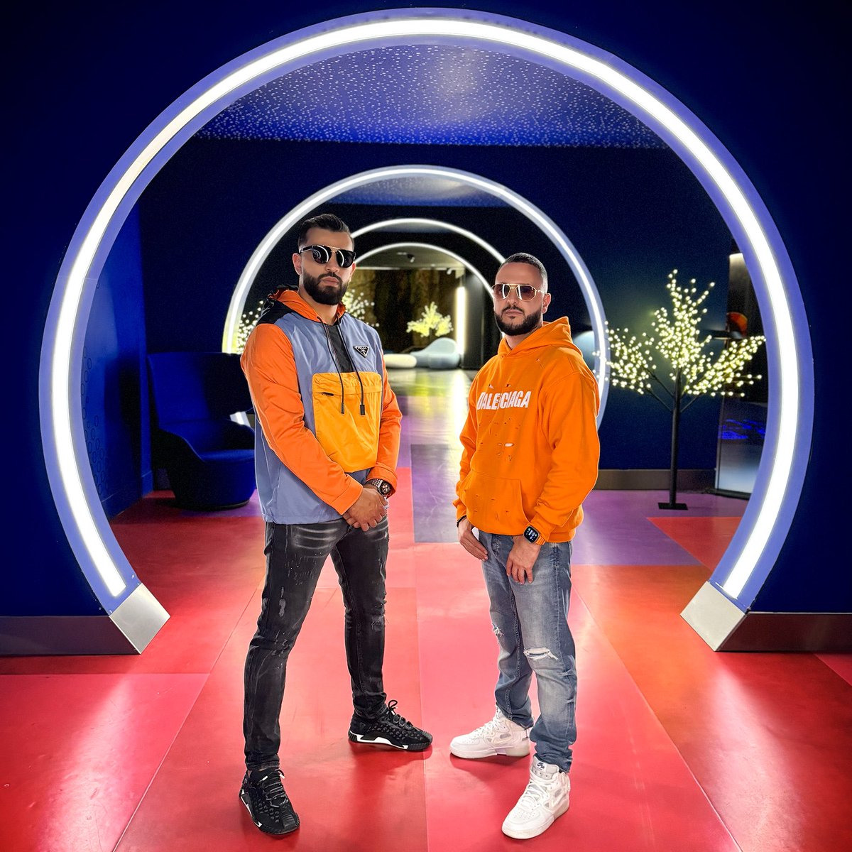 Rendez-vous ce vendredi à minuit pour la sortie de notre nouveau SINGLE « JÉCOUTAIS PAS » qui sera disponible de partout la Team 💣🔥

Cc  <a href="/DjSemofficiel/">Dj Sem</a> 😉🤟🏼

Cover By <a href="/GoldVizion/">GOLD VIZION</a> 📸
Édit Alex Seggio 👌🏼

#newsingle #newmusic #diden #djsem #blackpearlmusic #semusic