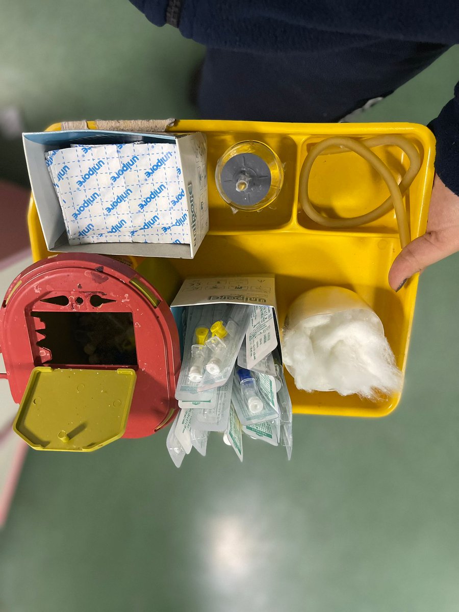 Yaşıtlarımın taşıdığı tepsi/Benim taşıdığım tepsi 🥲