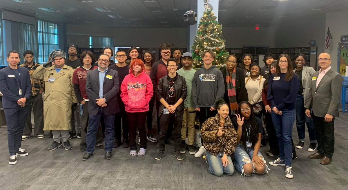 Thank you to NV State Assemblymember <a href="/LisaColeNV/">Lisa Cole</a> for visiting JAG Nevada students at Centennial HS. We appreciate when leaders visit the classrooms to see the impact our programs have first-hand! Thank you for your support! #inspiresupportmentor #greatjobs4grads