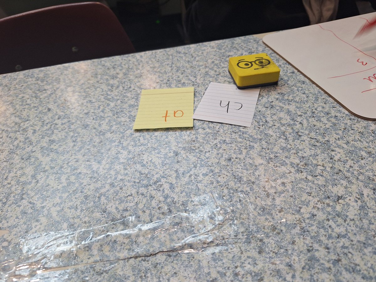 socialjusticete's tweet photo. Practicing beginning blends through games. @AshleyOaksPS https://t.co/wCuPXIU9NQ