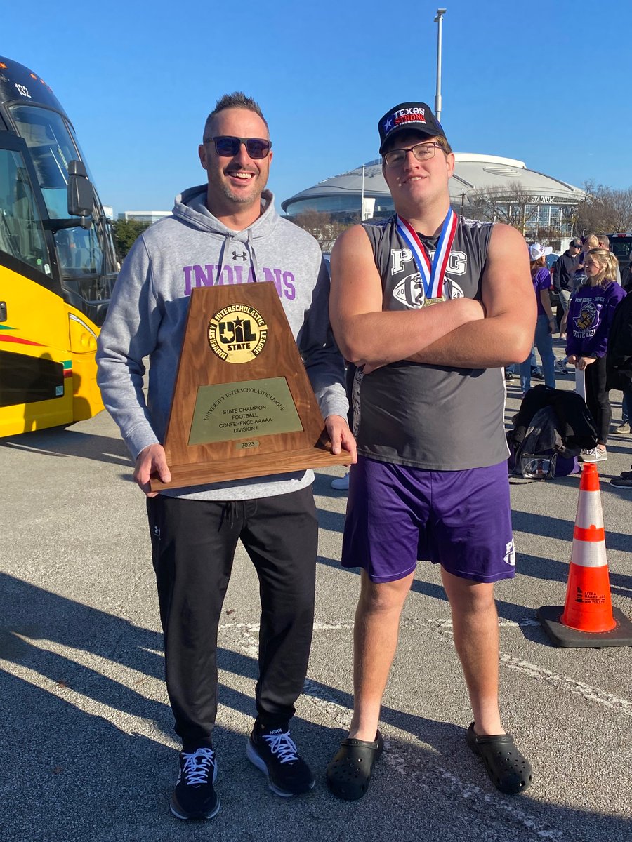 Congrats on signing today <a href="/AmeerRoss70/">Ameer Ross</a> <a href="/deseanbryantjr/">Desean Bryant Jr</a> <a href="/JackC_25/">Jackson Christian</a>. That being said, y’all still have unfinished business!  Stay focused on the task at hand and go win another state championship! One opponent at a time!