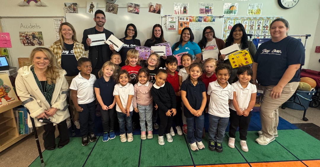 Congratulations to Ms. Cunningham's class for winning our VPK Reading Relay! 🎉📚 Each student received a tablet as their prize, thanks to the generosity of <a href="/elcosceola/">ELC</a>.