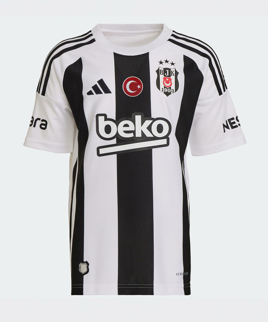 gundembjkcom's tweet photo. 💥 Beşiktaş - Fenerbahçe derbisinin skorunu, bu paylaşımı “alıntılayarak” doğru tahmin eden 1 takipçimize yeni sezon forması hediye ediyoruz. 

📌 Tahmininizin geçerli olması için @GundemBJKcom hesabımızı takip etmeyi ve bu paylaşımı Retweet yapmayı unutmayın. https://t.co/HhvO2aQIsh