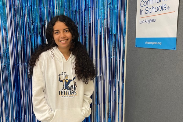 CISLosAngeles's tweet photo. From navigating a new country to becoming a leader at Jordan High in Watts and earning a spot at UCLA, Daniela’s journey shows the power of CISLA's one-on-one support. 💙 Help CISLA empower more students like her: https://t.co/mMsFkJMcM8 https://t.co/ratqu1fqGX