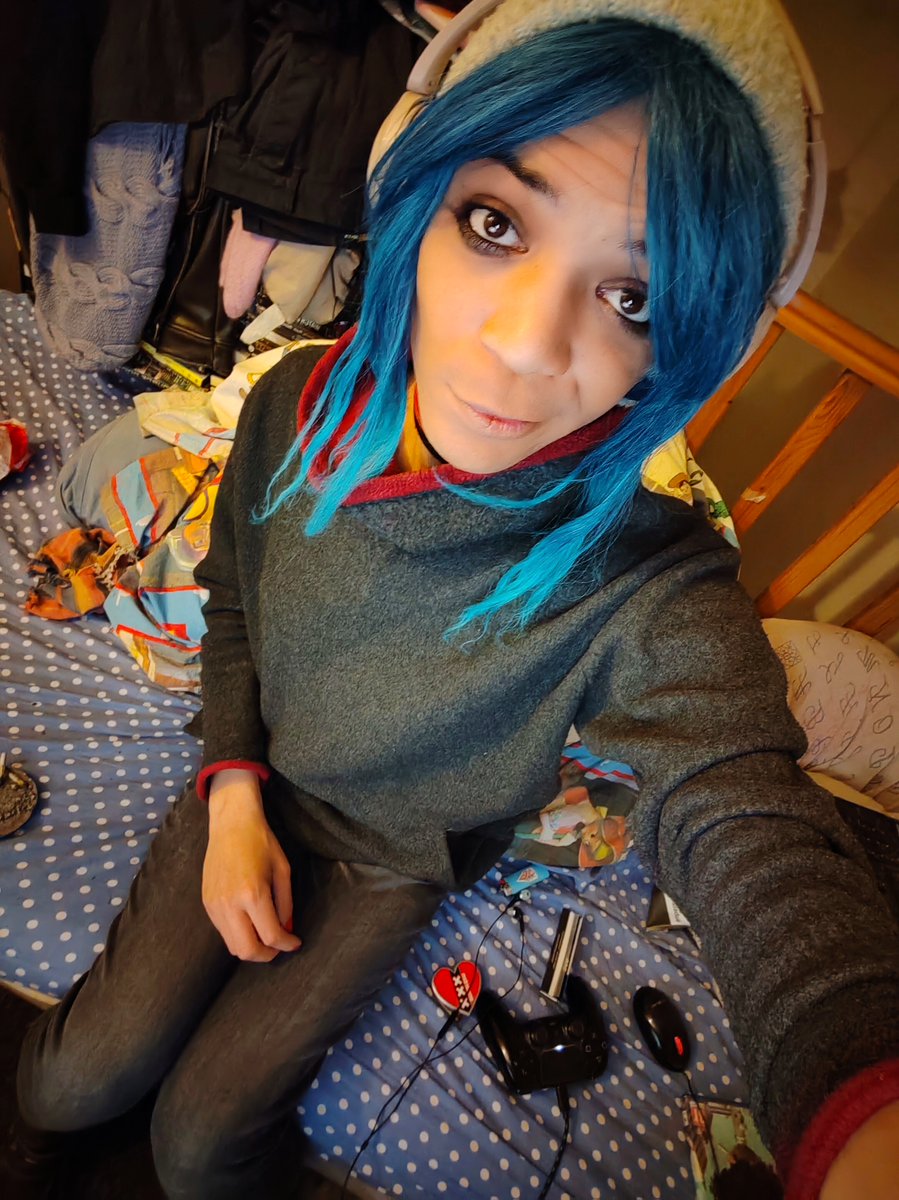 Going live, come chill sweeties 💙❤️💚💛🧡🤎💜🩵twitch.tv/g00dk4tg4m3z