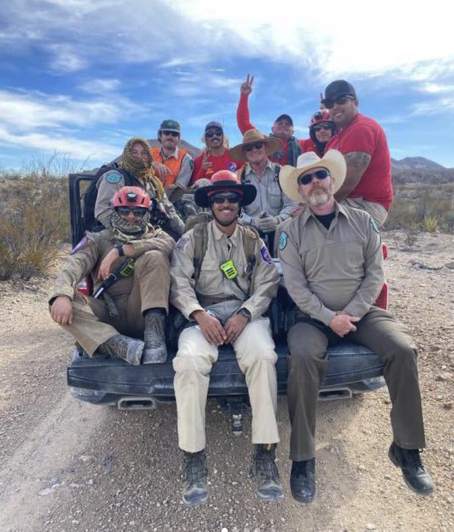 sffma's tweet image. Great job, @elpasofire! 

instagram.com/p/DDC22DSuK9c/…

#EPFD Combined Search and Rescue team called out to Big Bend National Park to assist Horizon FD and Park Rangers in locating a missing person. The woman was successfully located and only suffered minor injuries.