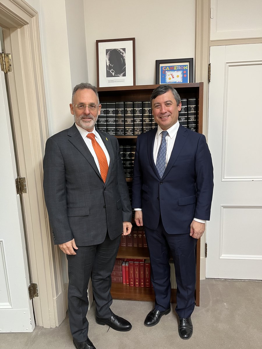 MichaelChongMP's tweet image. This week, I met with H.E. Iddo Moed, Ambassador of Israel to Canada to discuss the war between Israel and Hamas. Here is the readout of our meeting:

#cdnpoli