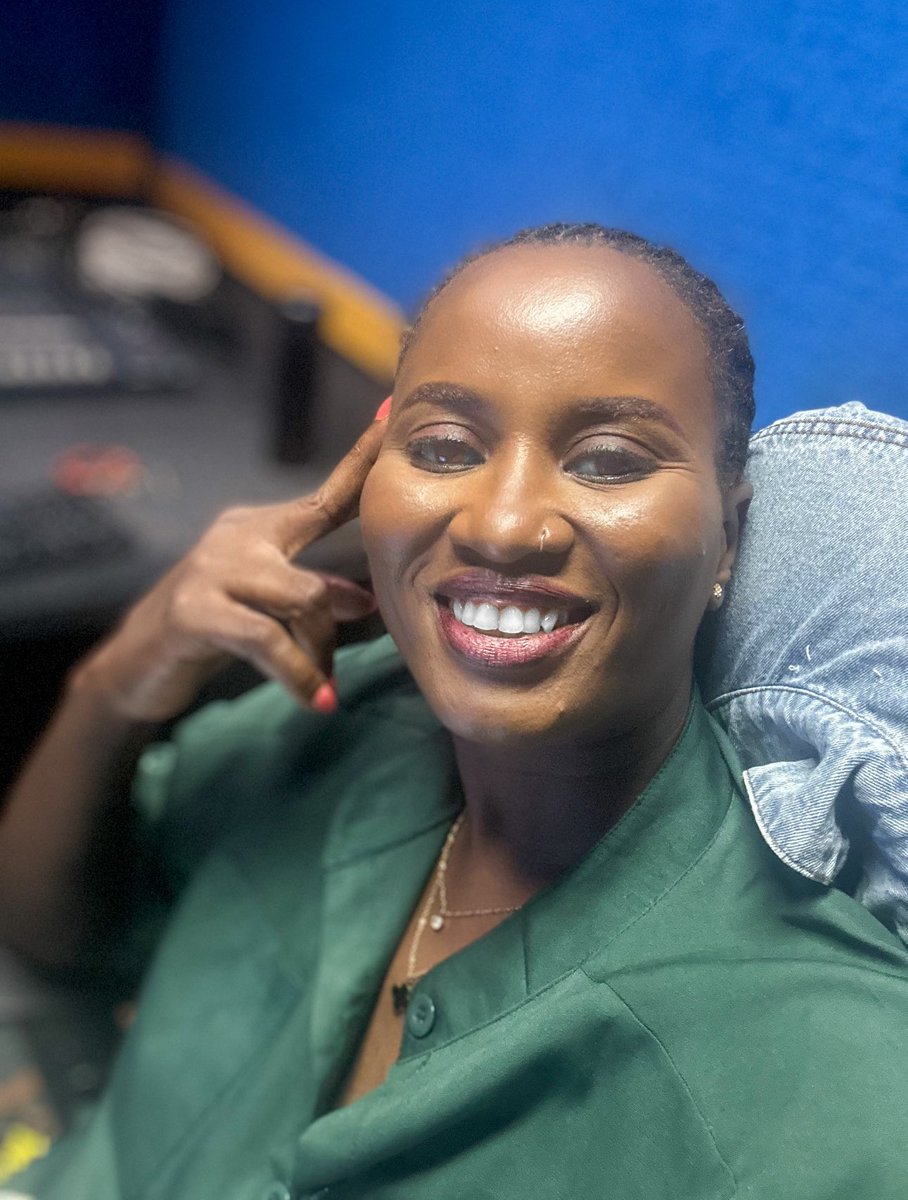 OfficialSuo's tweet image. Super hyped to be your #OfficialPidginCommentator tonight as Arteta’s Arsenal take on Amorim’s Manchester United at the Emirates.
CH203 @SuperSportTV x @DStvNg 
Change language option to pidgin and we’re golden. 

#EnergyChief
#Arsenal
#ManchesterUnited 
#Epl
#Kpoko🧡