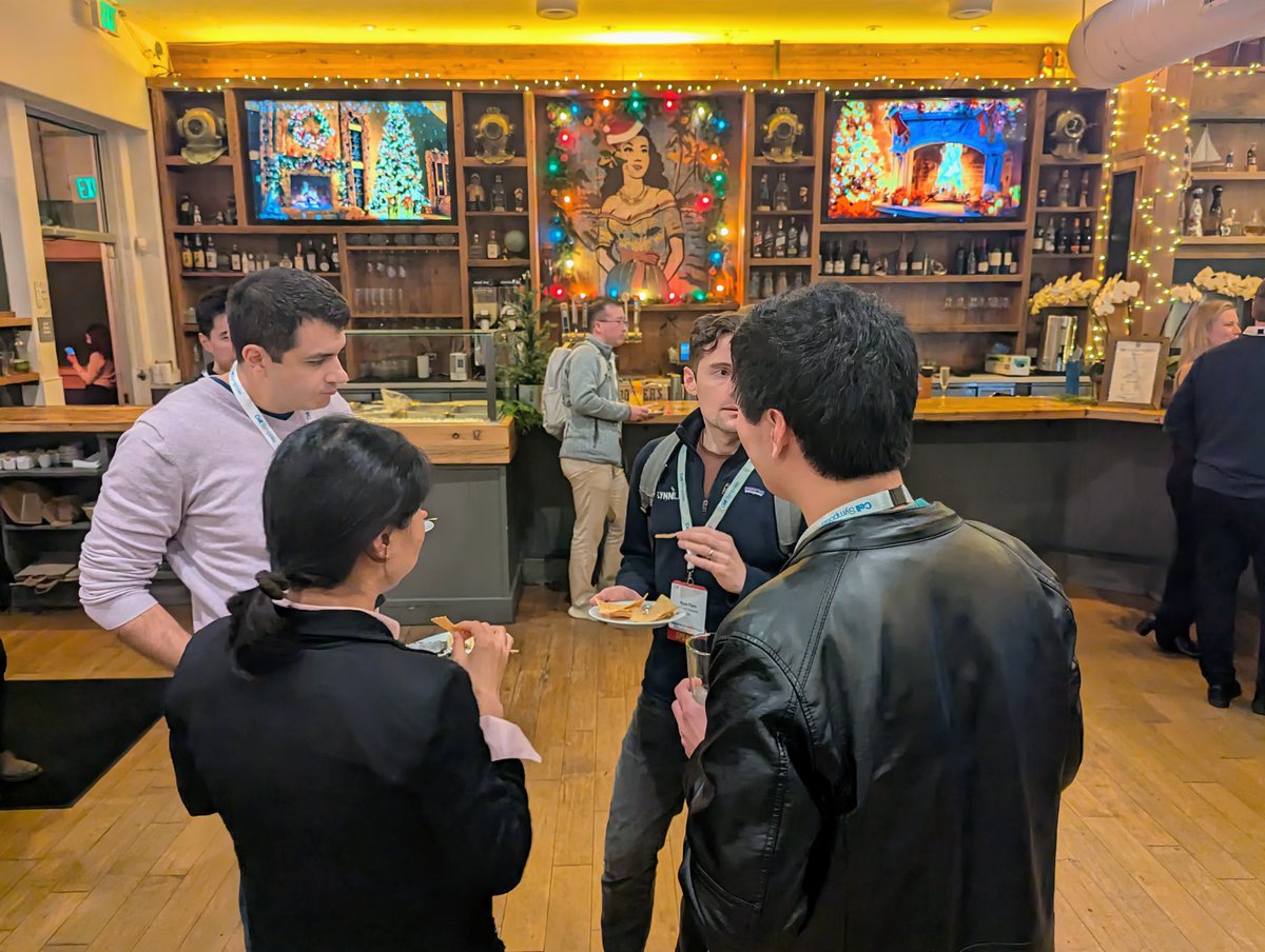 CellSymposia's tweet image. #CSChemBio2024 is packed with opportunities to address experts who are sharing their breakthroughs with us. A lively panel discussion lead us into a lovely #MeettheSpeakers dinner on the waterfront. @danetteldaniels @Rev_Medicine @Eric_Fischer_ @JulianDownward @CellChemBiol