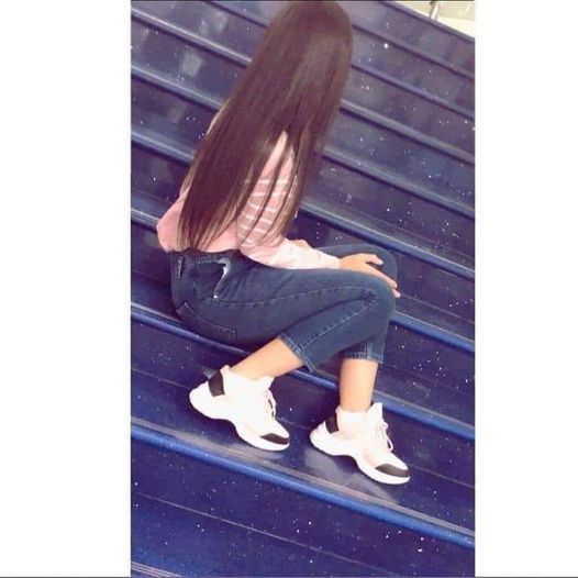 #شاعرانہ_مزاج
مجھے پسند ہے اپنے آپ سے ہی خوش ہونا ✨
مجھے ڈر لگتا ہے تعریف کرنے والوں سے 🥀🍁