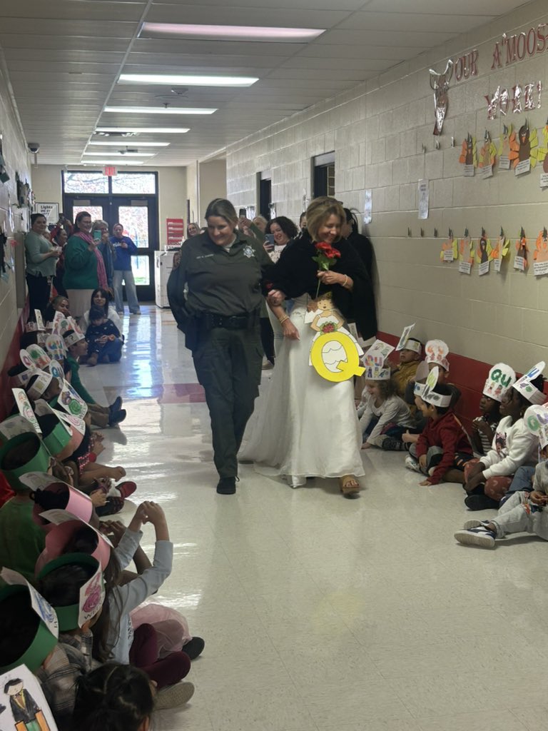 Mrs. Bowen’s Kinder Crew tweet media