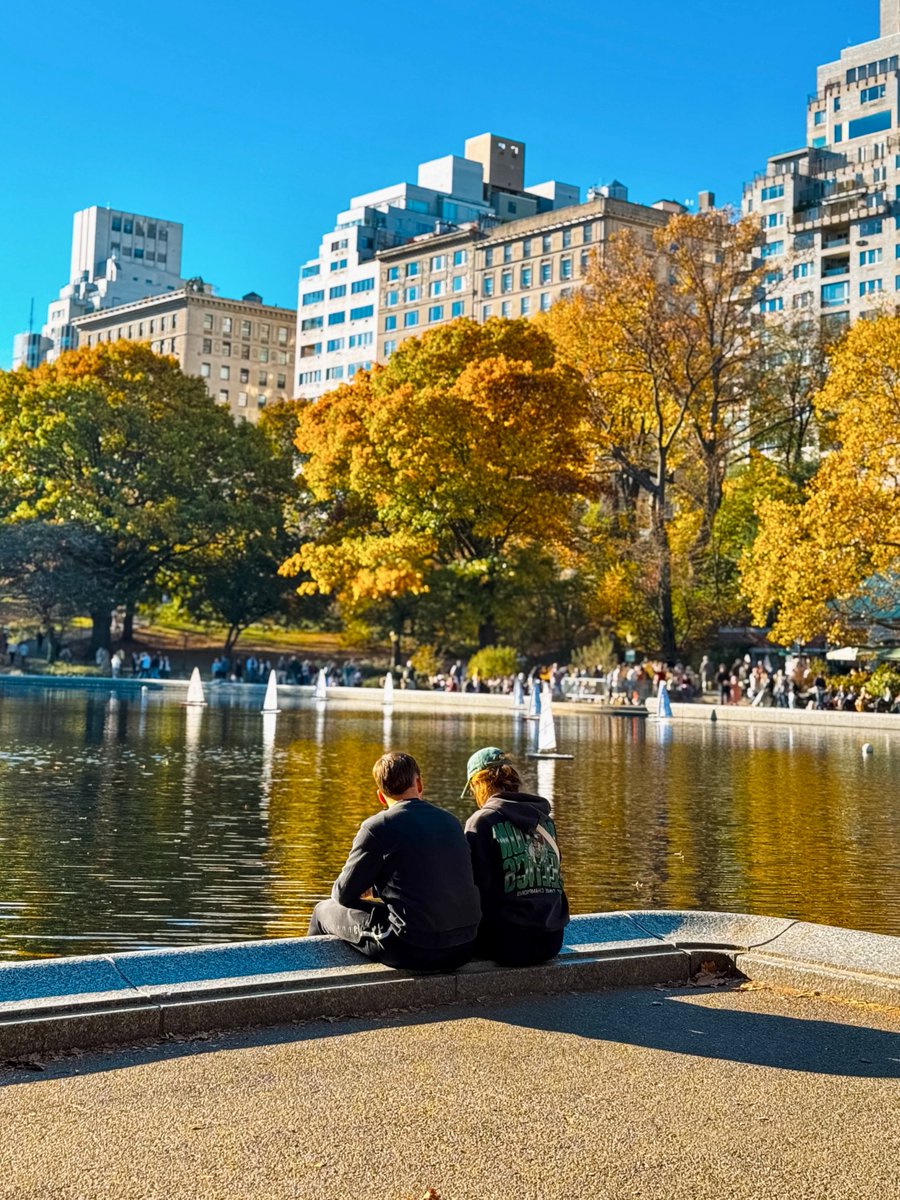 Crispybug_eth's tweet image. today I just went for a walk and didn&apos;t go to work and had rocks with lemon for dinner 🦪🍋