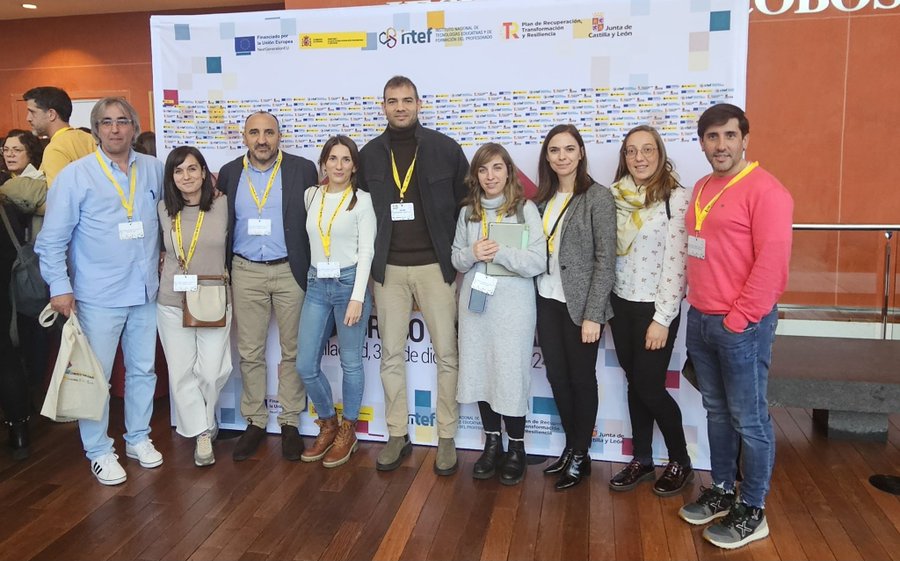 felixcantimp's tweet photo. l Congreso Nacional #COMPDIGEDU del @educaINTEF en colaboración con @educacyl en Valladolid. Ponencias, talleres, experiencias prácticas y casos de éxito sobre la Competencia Digital en Educación. Conociendo posibilidades practicas de docentes, centros y actuaciones CompDigEdu https://t.co/wbK6BUY1Ib