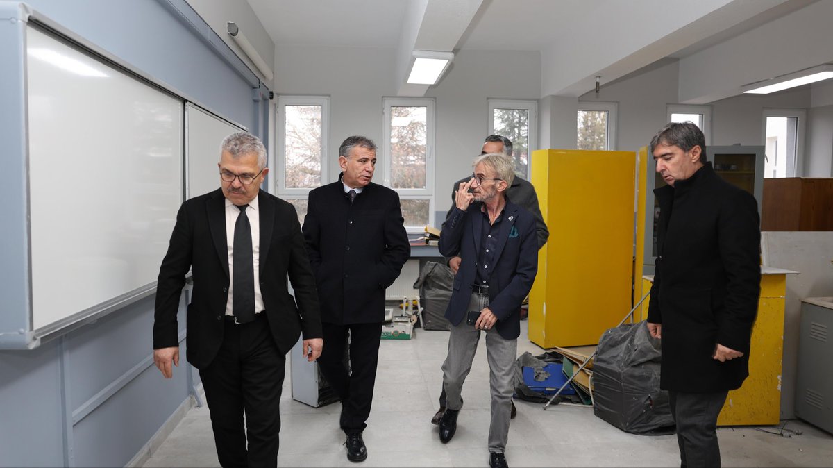 insaatemlaksb's tweet photo. Ankara’da “güçleniyoruz”. Güçlendirme çalışmaları kapsamında yaklaşık iki yıldır çalışmaların  devam ettiği Dikmen MTAL. İkinci dönem eğitim öğretime hazır olacak.
@tcmeb @AnkaraValiligi @MemAnkara @kocakysr @cankayailcemem @Ayhanisik37 @duran19arslan @rifatceri04 @ercankocakaya https://t.co/au1upPTix0