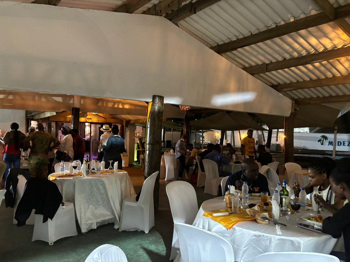 afribioimaging's tweet image. And that’s a wrap! Merci à tous! Those who joined us in person & online, @CSRS_CIV for the hosting support & @cziscience for the funding to make the meeting possible! We’re leaving #ABIC_CM2024 inspired and energised for the future of bioimaging & community in Africa! 🔬🌍🇨🇮🙌