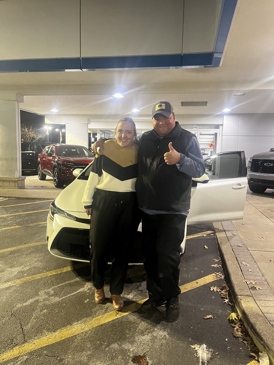 A big shoutout to Opal on her amazing 2021 Toyota Corolla Hybrid! Guided our very own Chris Washington (Romeo) at Gates Chevy World! Welcome to the Gates family, Opal! 😊